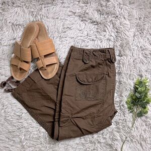 Apt. 9 Brown Cotton capri cargo Pants size 6